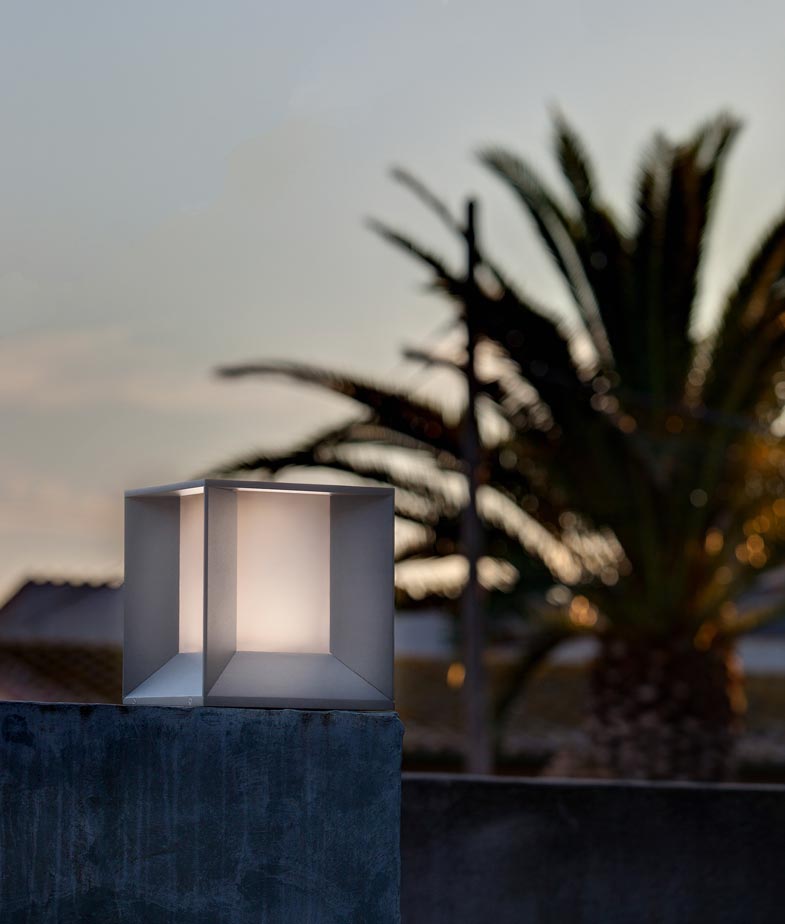 Sobremuro moderno MILA LED - Imagen 3